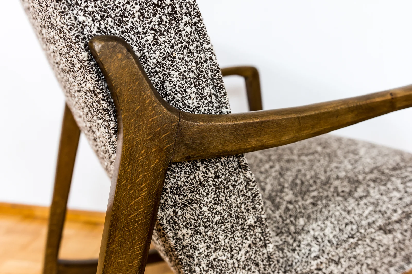Pair of armchairs, 364, designed by Barbara Fenrych Węcławska, Poland, 1960s