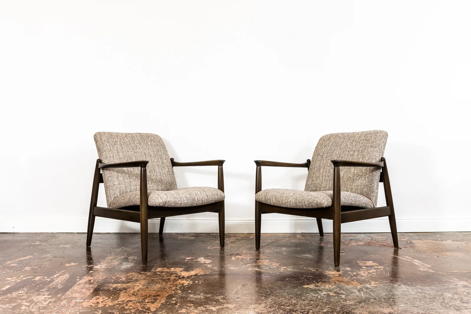 Pair of GFM-64 Armchairs by Edmund Homa, Gościcińska Fabryka Mebli, Poland, 1960s