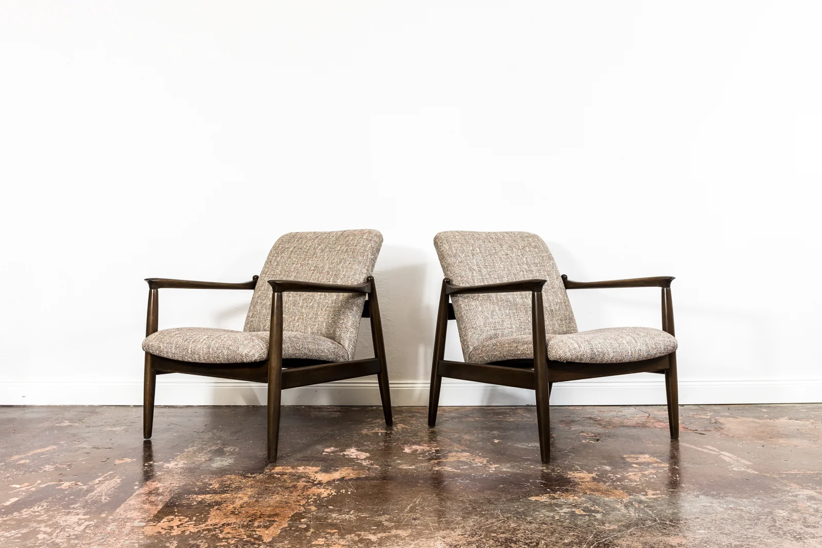Pair of GFM-64 Armchairs by Edmund Homa, Gościcińska Fabryka Mebli, Poland, 1960s