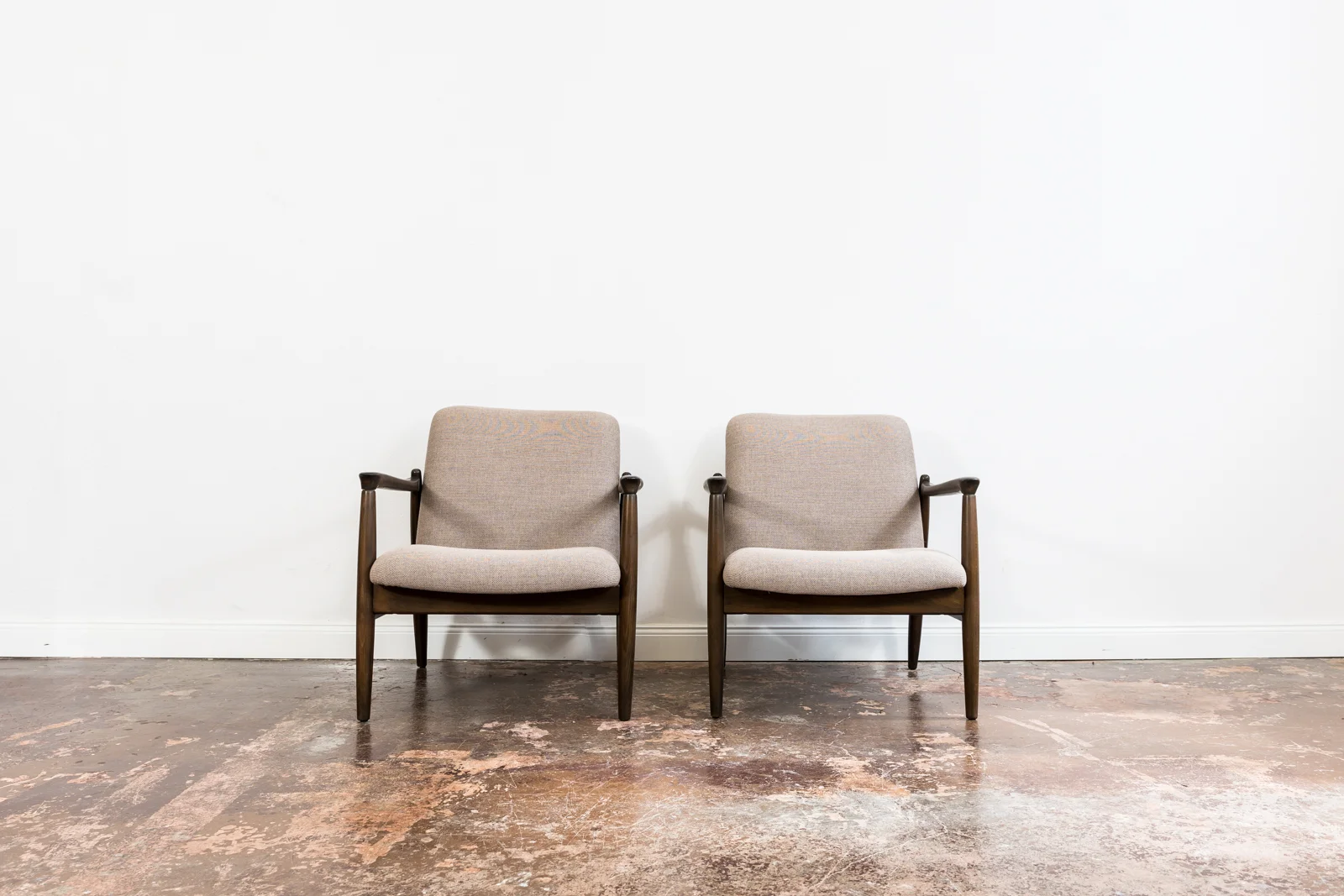 Pair of GFM-64 armchairs designed by Edmund Homa, Gościcińska Fabryka Mebli, Poland, 1960s