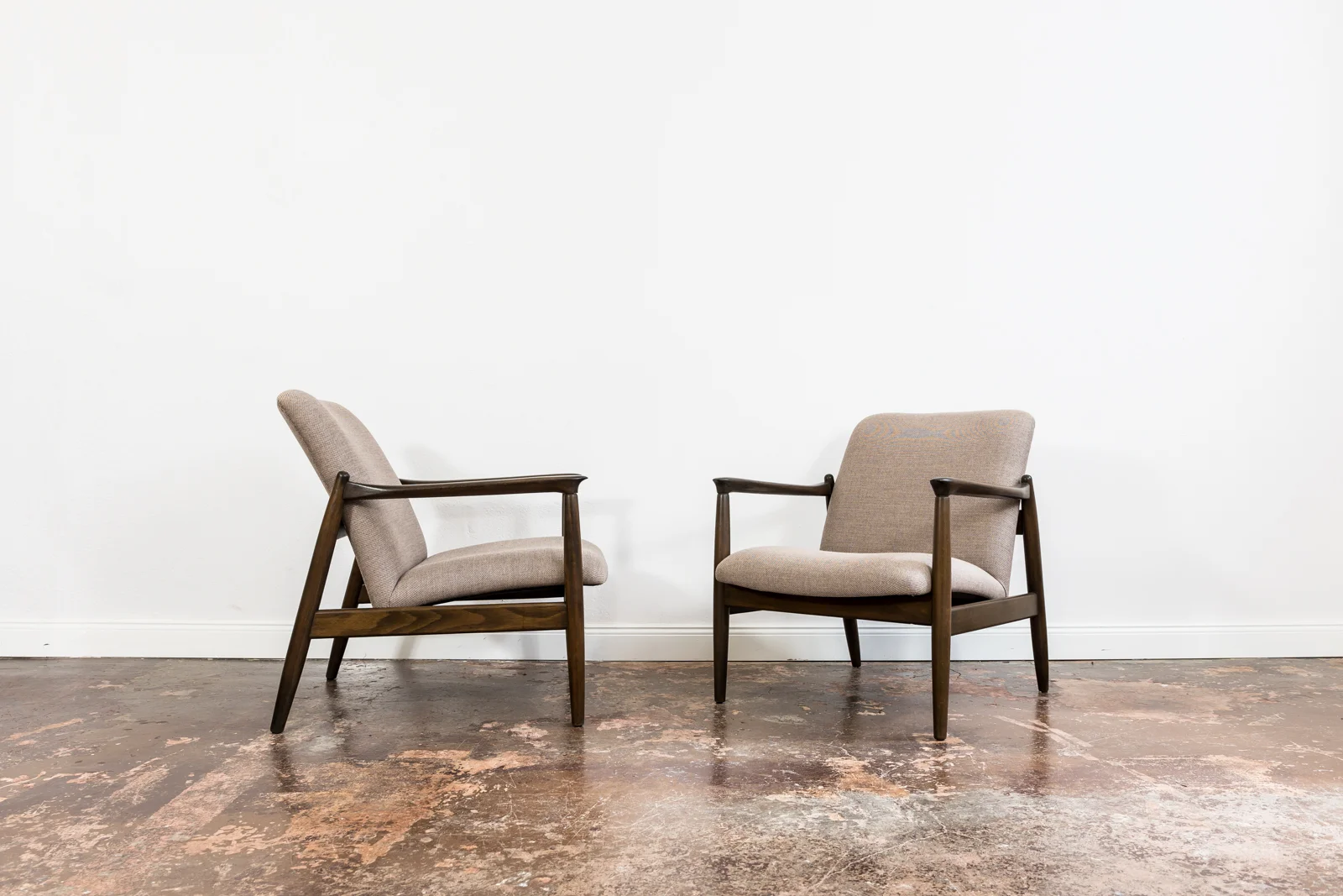 Pair of GFM-64 armchairs designed by Edmund Homa, Gościcińska Fabryka Mebli, Poland, 1960s
