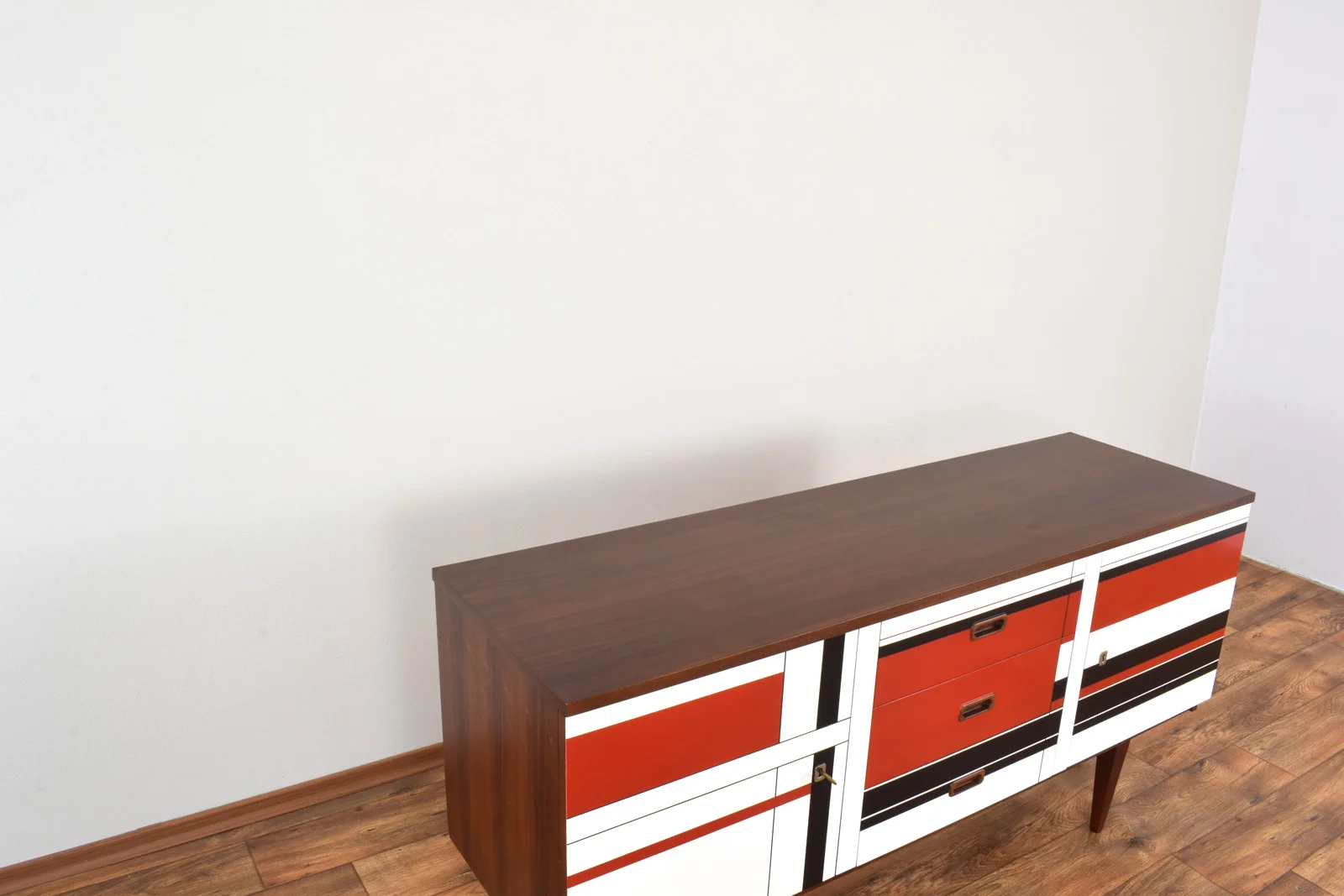Sideboard z malaturą w stylu op-art, Niemcy, lata 60