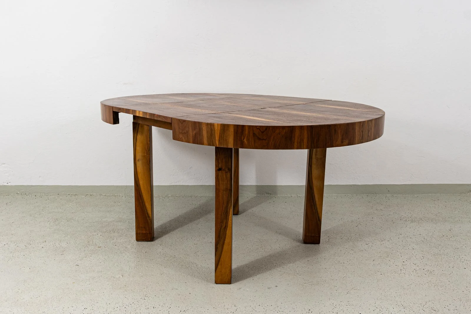 Round extendable table, Poland, 1950s