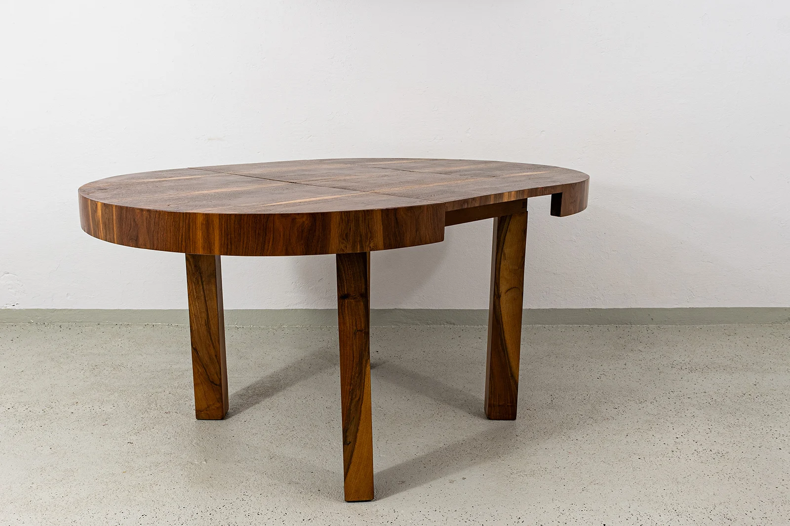 Round extendable table, Poland, 1950s