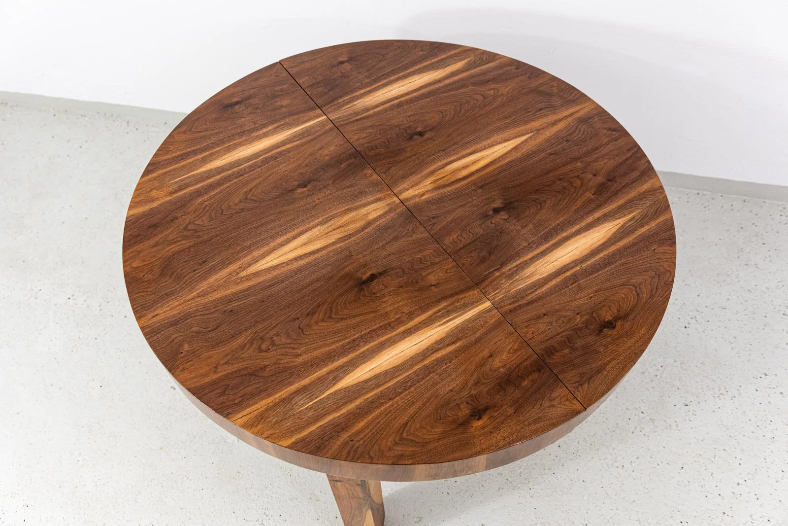 Round extendable table, Poland, 1950s