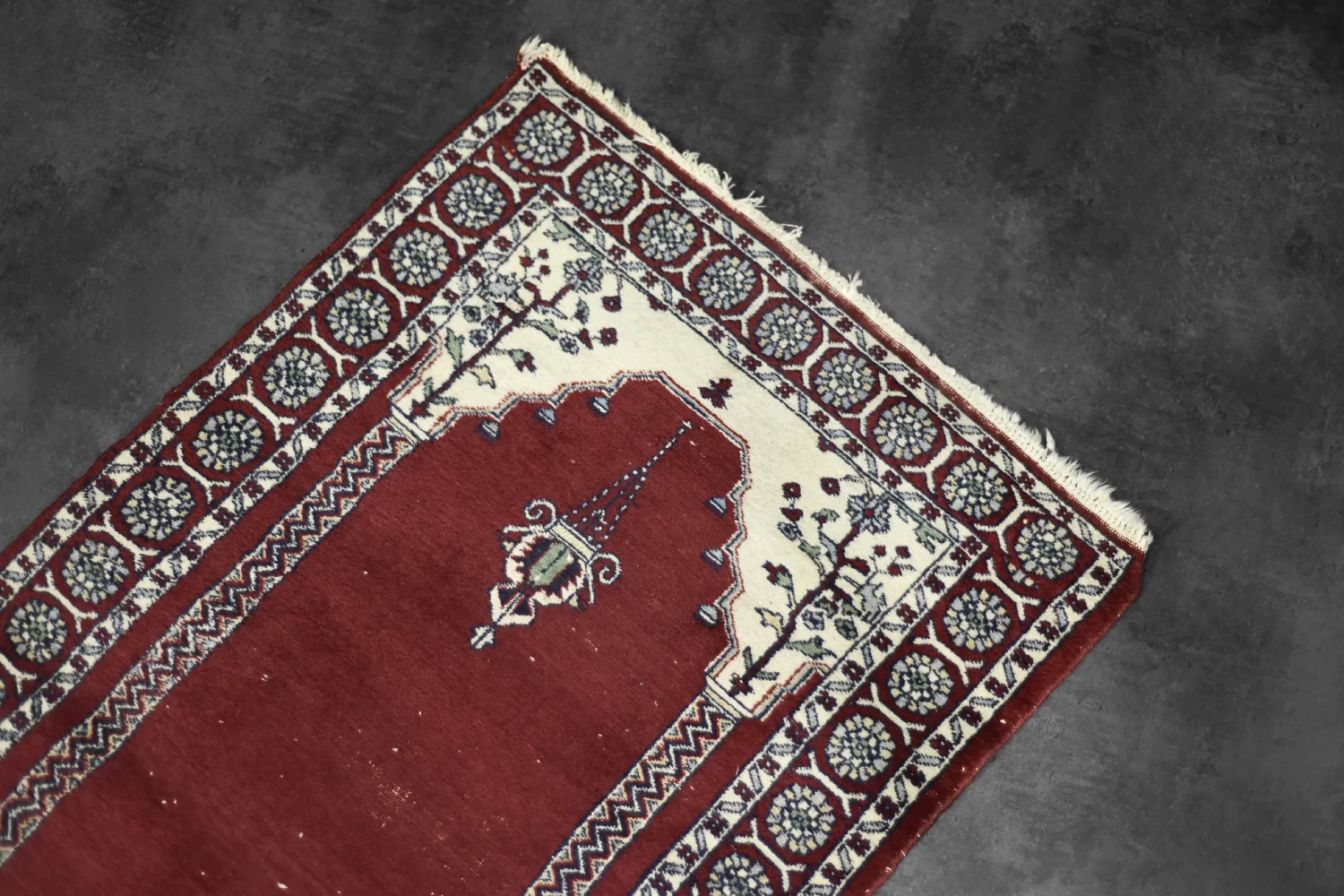Orientalny dywan modlitewny Mihrab, Pakistan, lata 60