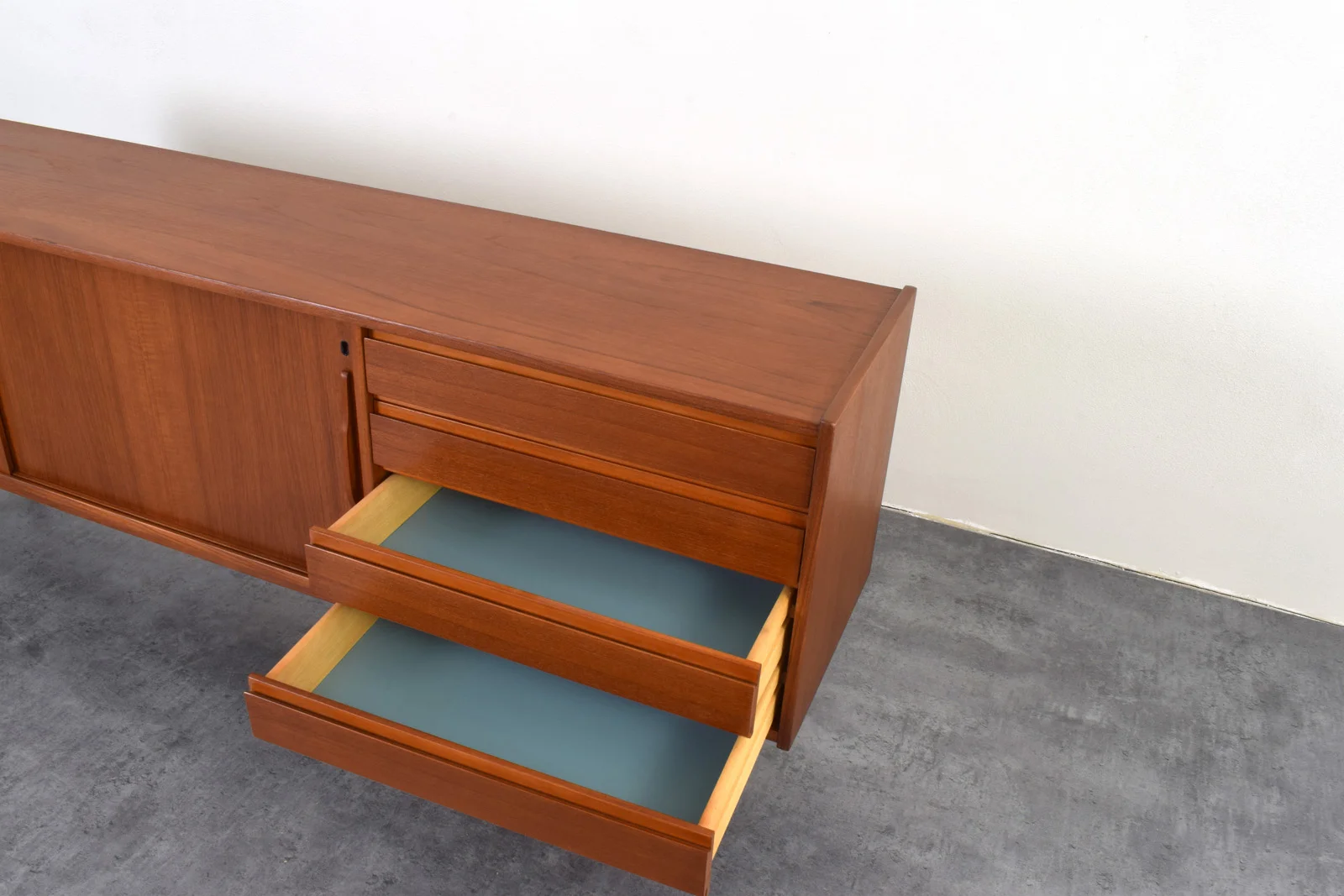 Tekowy sideboard, Dania, lata 60