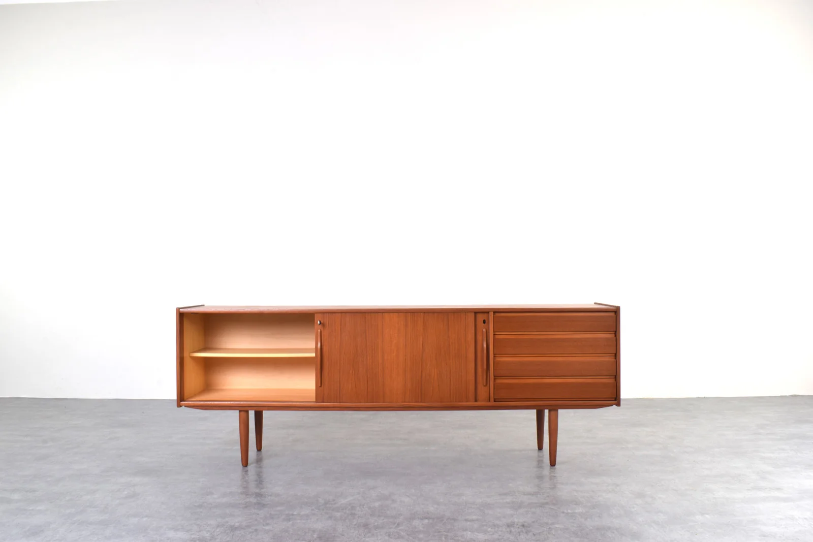 Tekowy sideboard, Dania, lata 60