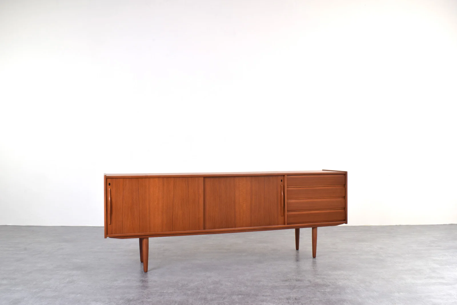 Tekowy sideboard, Dania, lata 60