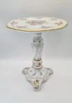 Porcelanowy stolik z ręcznie malowaną dekoracją kwiatową, Niemcy