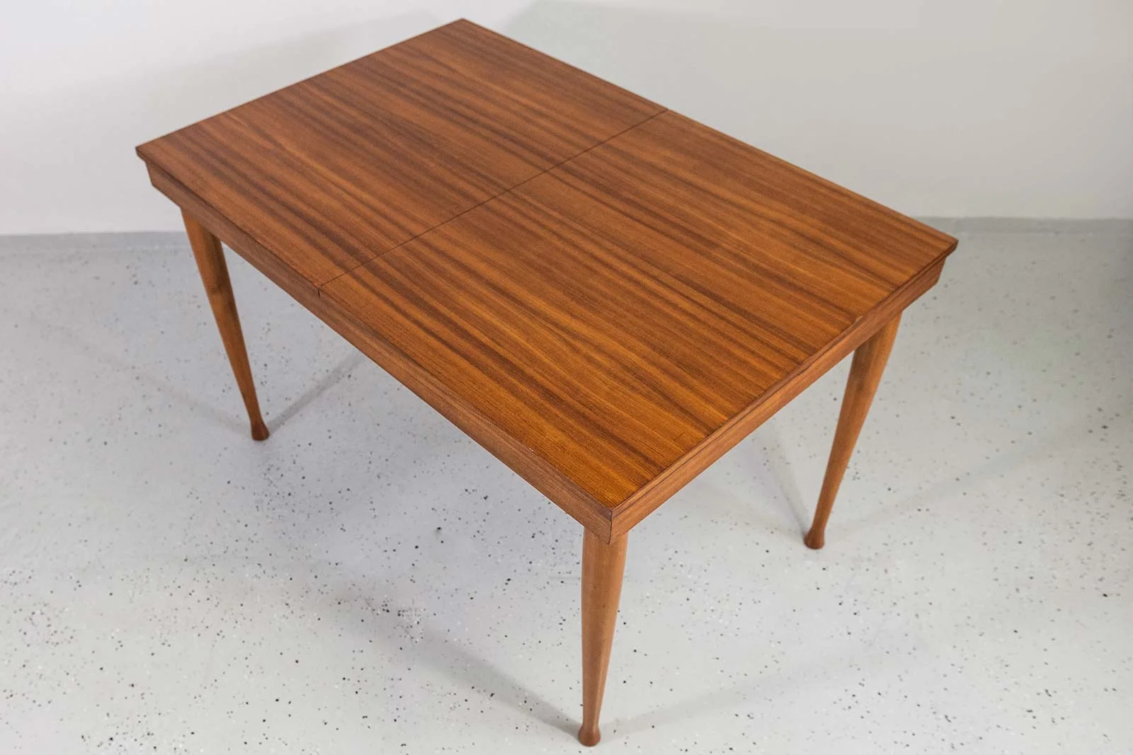 Extendable table, designed by M. Grabiński, Krakowskie Fabryki Mebli, PRL, 1960s