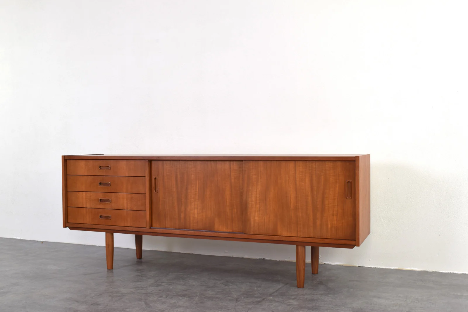 Komoda tekowa vintage, Dania, lata 60