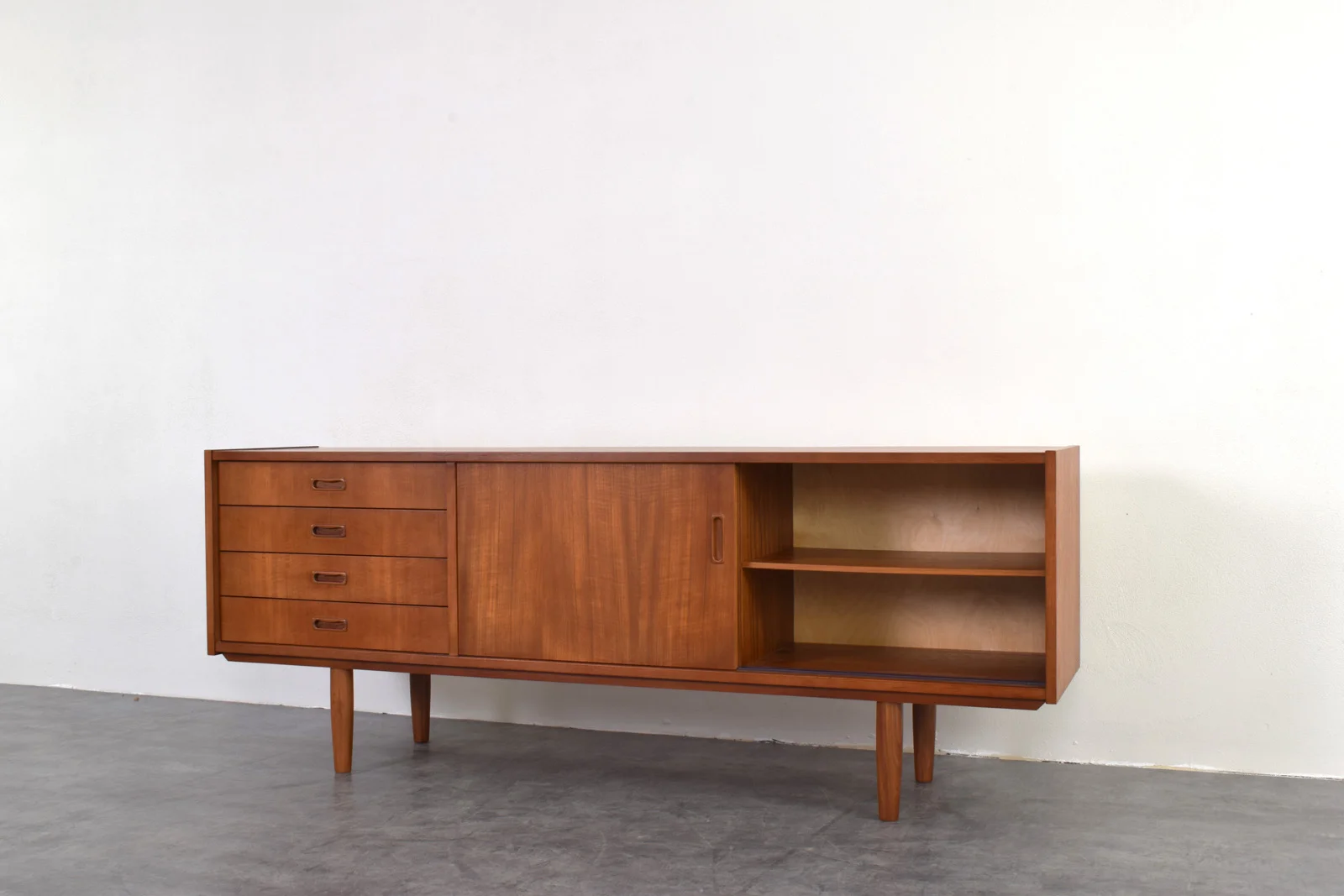 Komoda tekowa vintage, Dania, lata 60