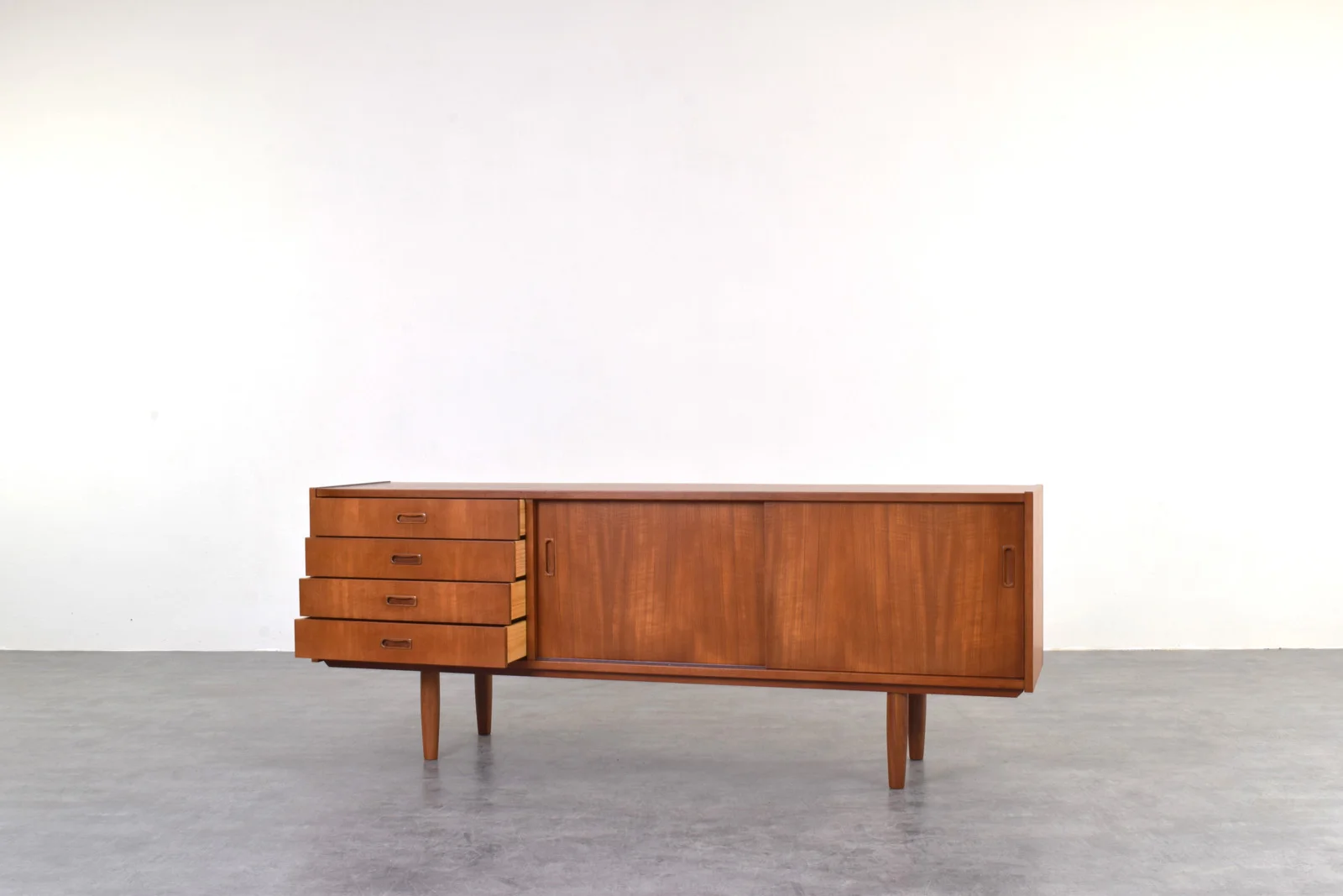 Komoda tekowa vintage, Dania, lata 60