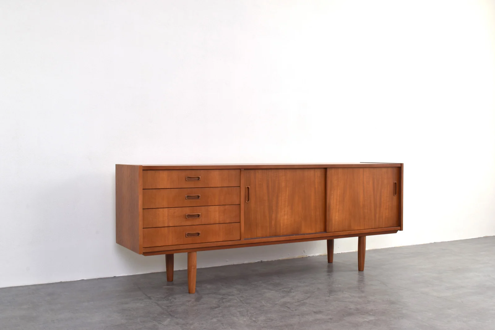 Komoda tekowa vintage, Dania, lata 60