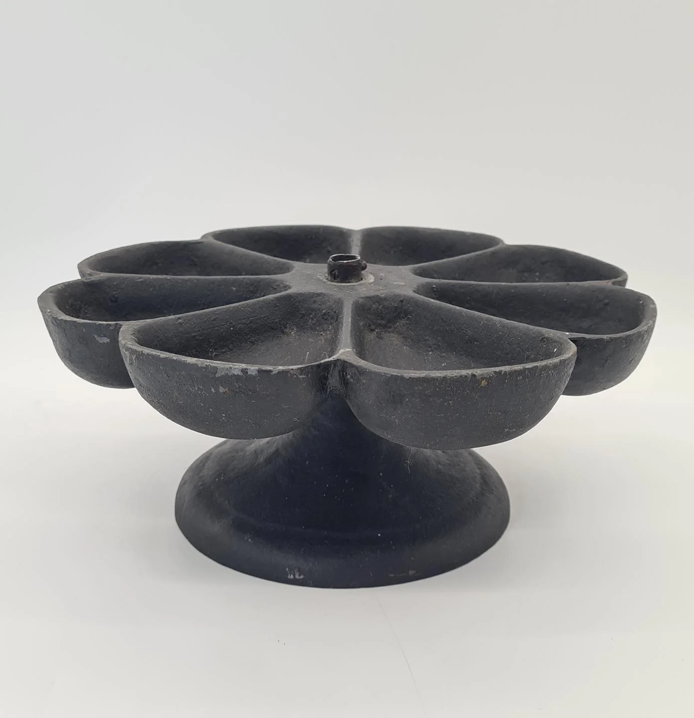 Cast-iron cobbler's organizer, USA, 1910s
